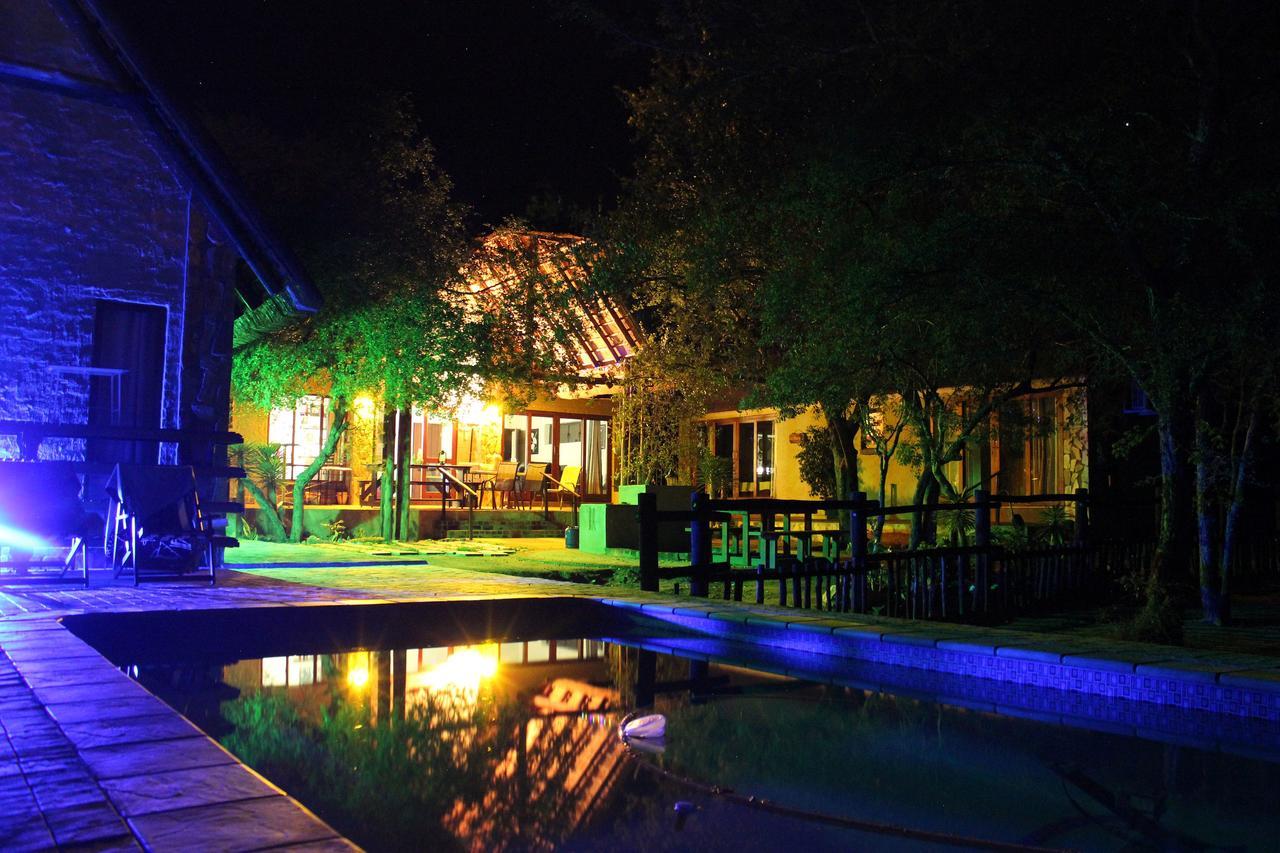Woodpecker Lodge B&B โฮดสปรูท ภายนอก รูปภาพ