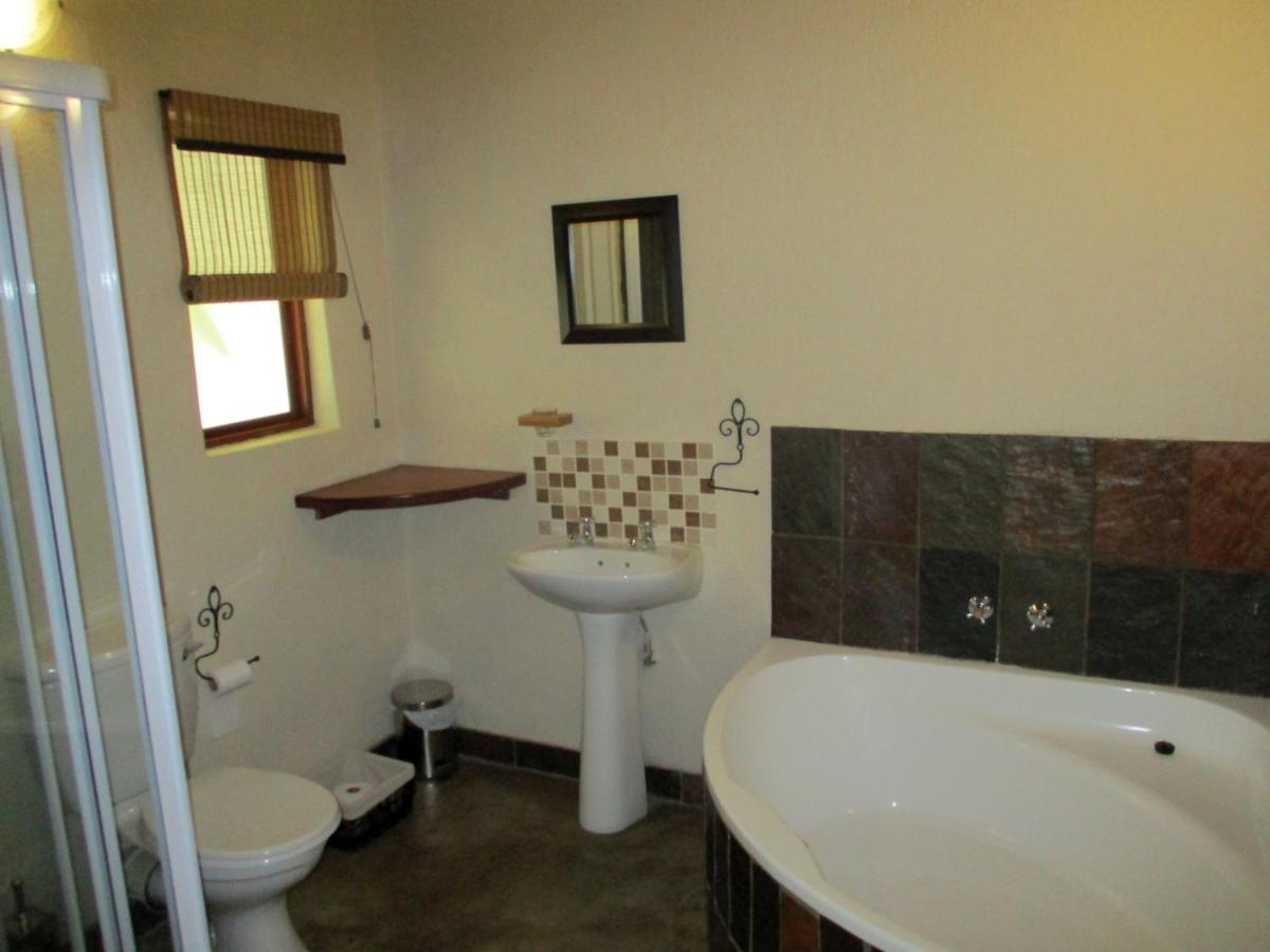 Woodpecker Lodge B&B โฮดสปรูท ภายนอก รูปภาพ